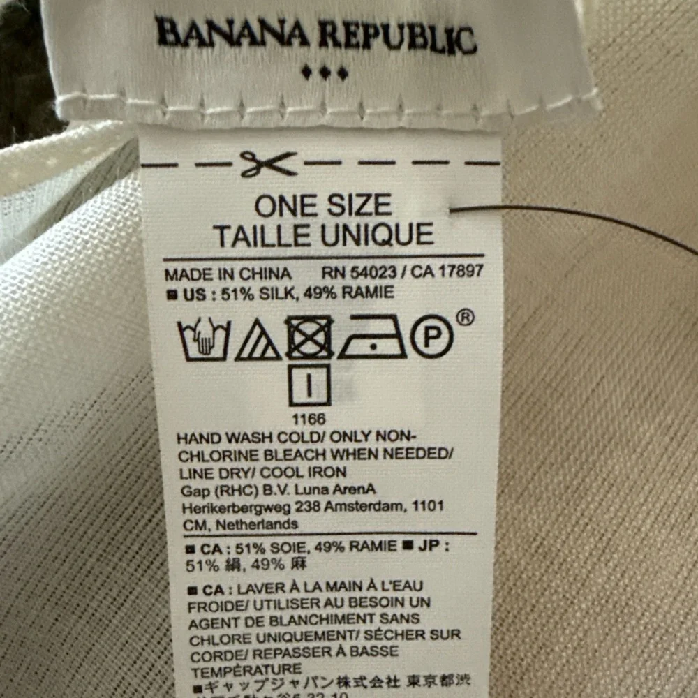 Banana Republic Cream Silk Ramie Wrap Shawl Scarf One Size NWT - Picture 3 of 5